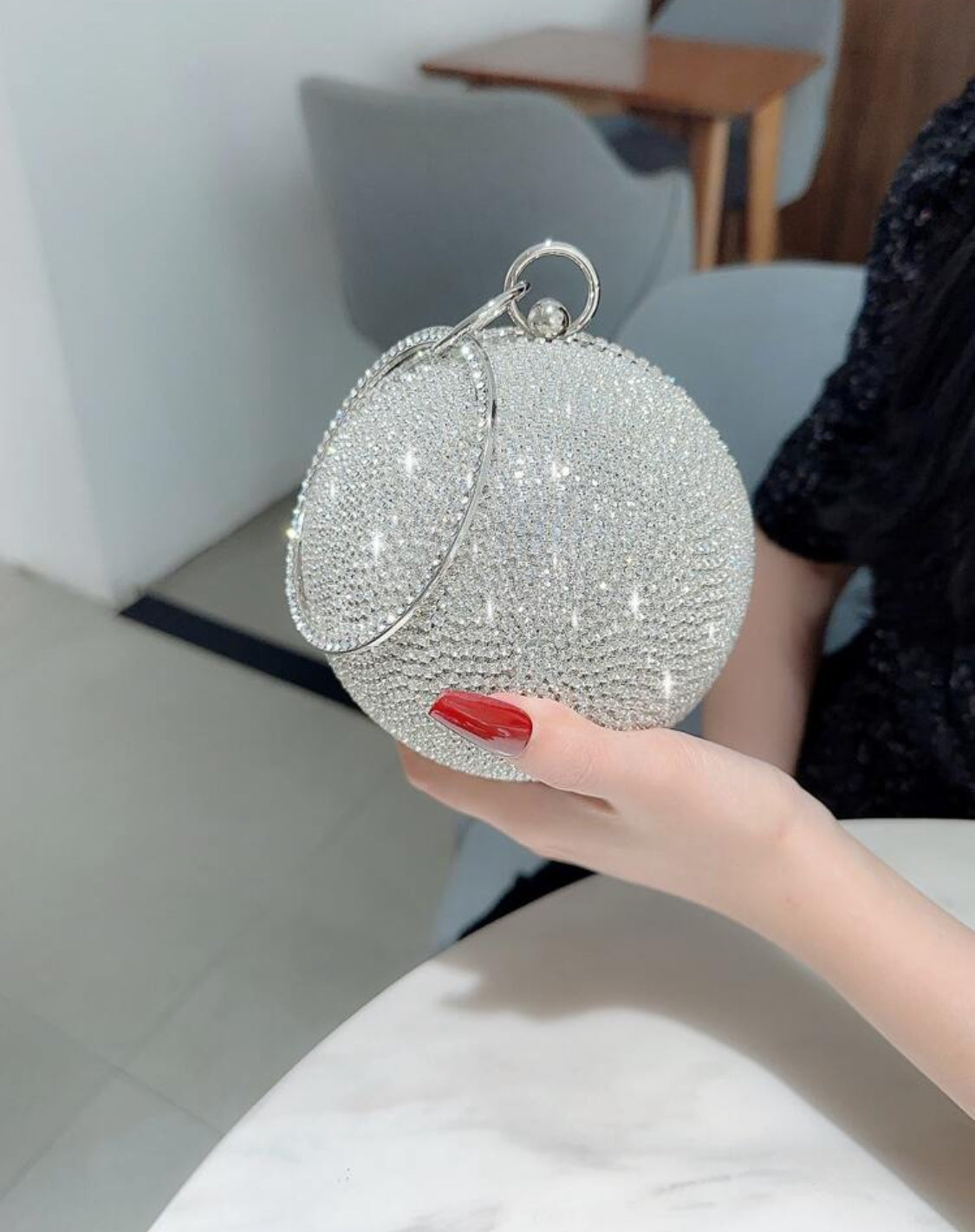 SPARKLY CIRCLER SILVER PURSE EVENING BAG