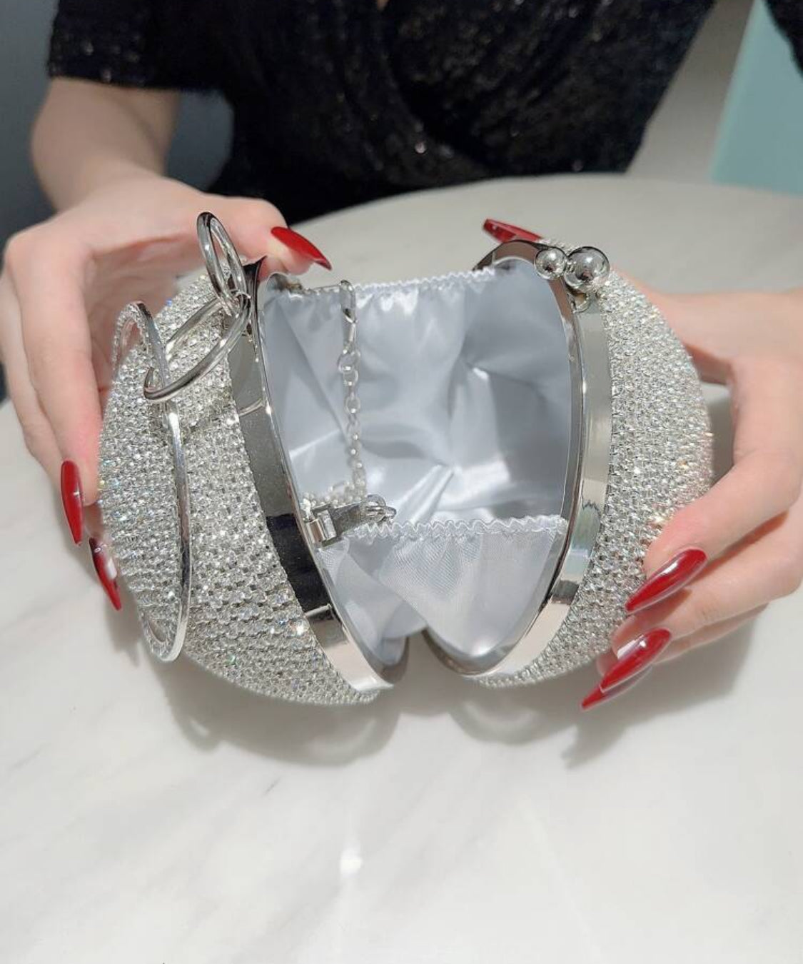 SPARKLY CIRCLER SILVER PURSE EVENING BAG