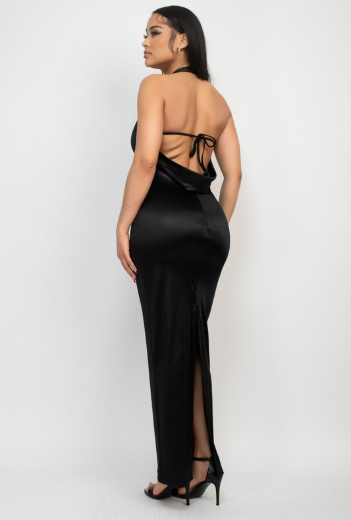 HALTER NECKLINE OPEN BACK DRESS